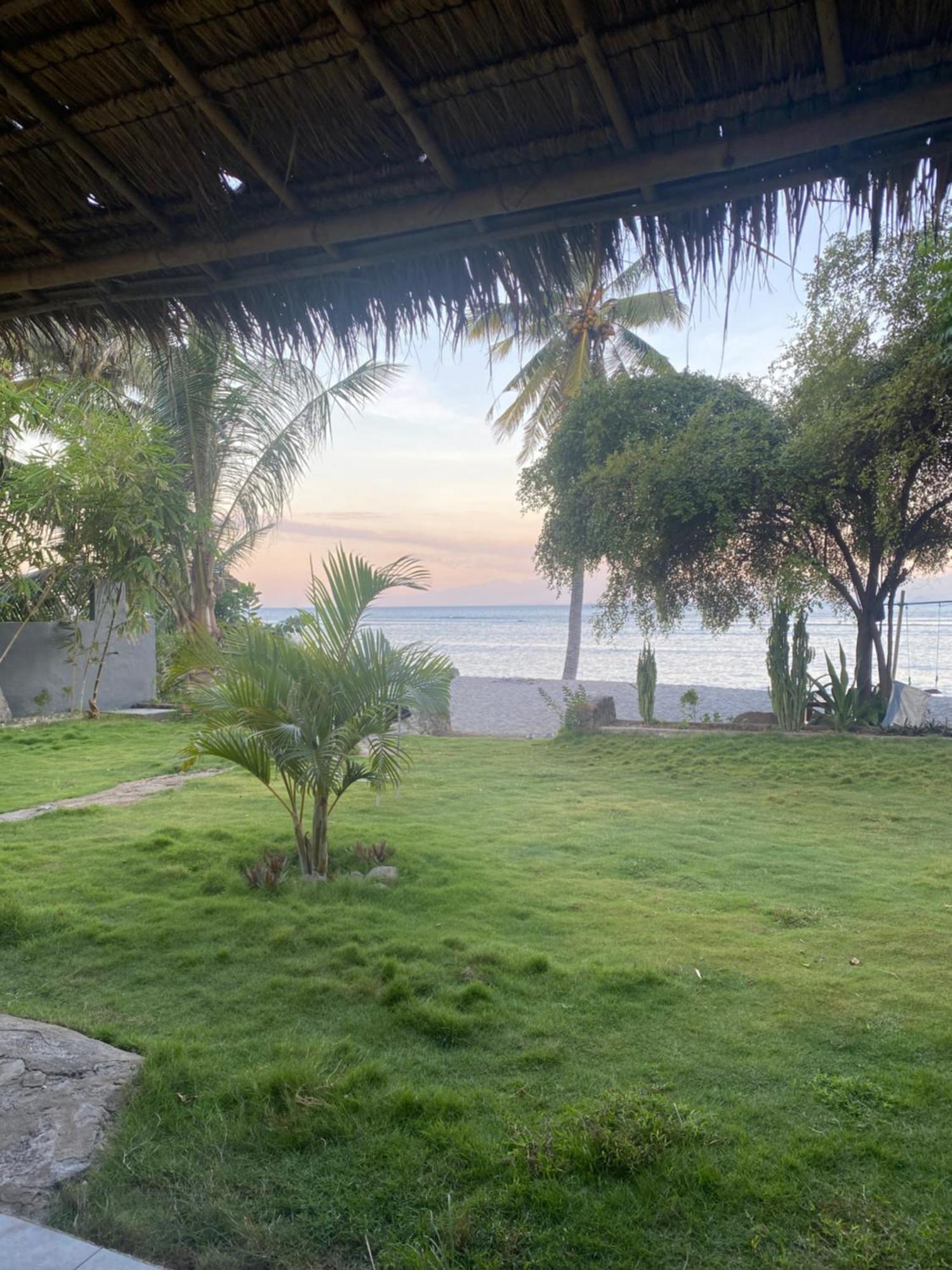 East Lombok Dive Hotel - 3 Private Rooms On The Beach Labuhan Pandan Exterior foto